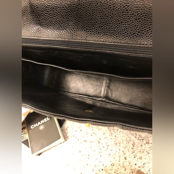 CHANEL Chevron Jumbo XL Caviar - Picture 4 of 16